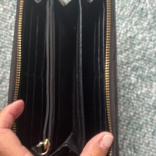 DKNY wallet like new, black