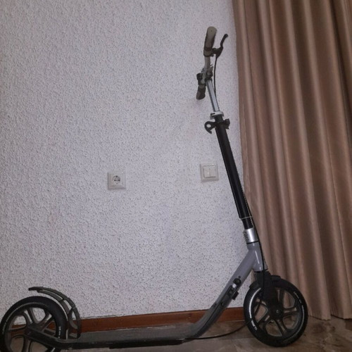Globber scooter like new
