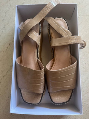 Migato flatforms sandals used, beige, size 38
