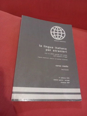 La lingua italiana per stranieri corso medio lezioni book used