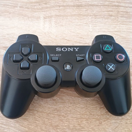 PS3 controller like new, tested and working