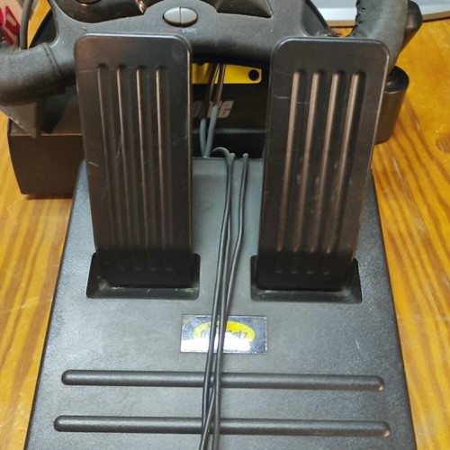 Mad Catz Dual Force Racing Wheel like new for PlayStation 2 with pedals