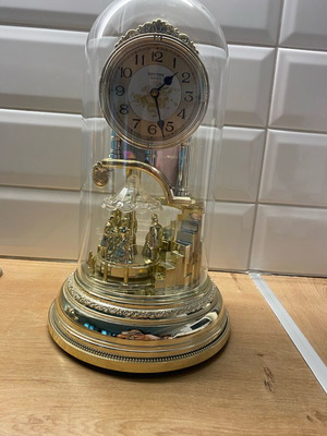 Ρολόι Quartz τραπεζιού σαν καινούργιο, χρυσό χρώμα