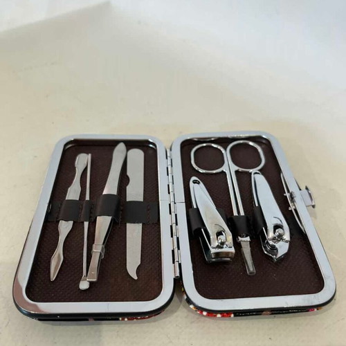 7-piece manicure set in hard case, new, 10x5 cm