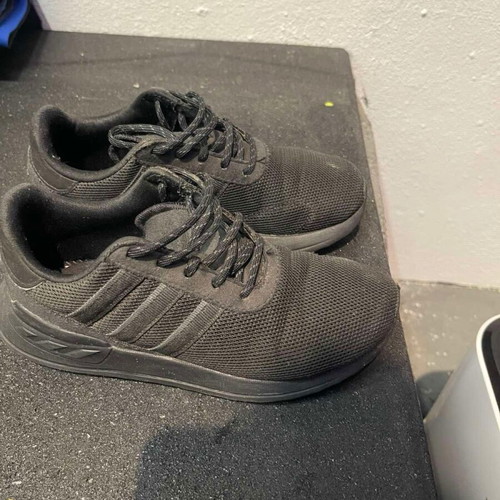 Adidas Originals LA Trainer Lite sneakers used, triple black, size 33