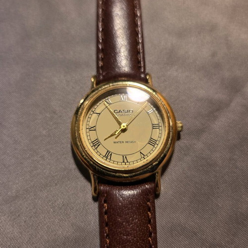 Casio LTP-1006 Vintage Gold σαν καινούργιο με δερμάτινο λουράκι