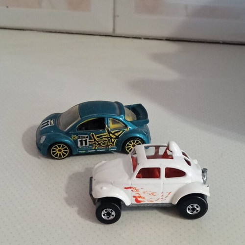 Hot Wheels Beetles toy cars like new, pack of 2