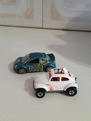 Hot Wheels Beetles toy cars like new, pack of 2