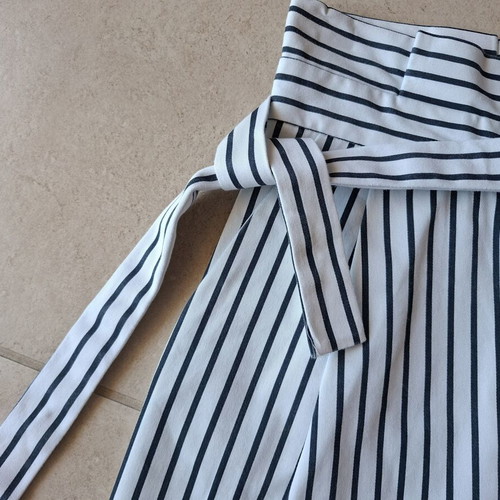 Zara paper bag high-waist shorts like new, white and blue, size S
