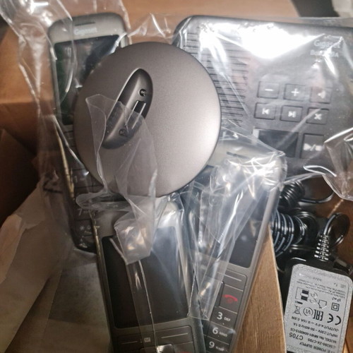Ασύρματο τηλέφωνο Gigaset CL660A TRIO με βάση BOX 200A και 3 ακουστικά, καινούργιο