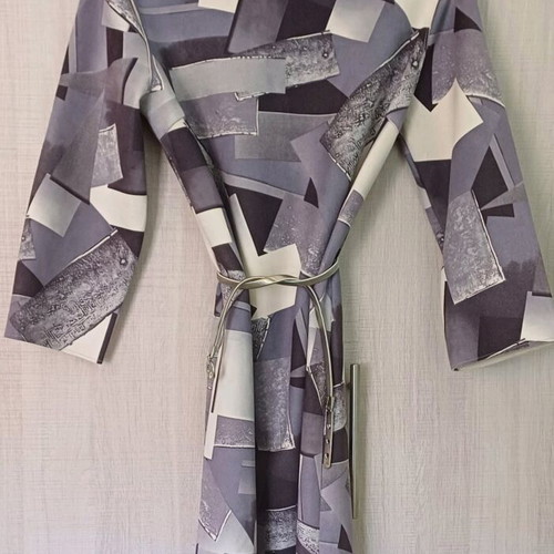 Dress with geometric patterns in grey color new, size S