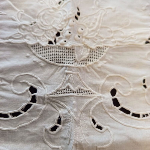 Vintage Handmade Cutwork Tablecloth white 117x117 cm like new