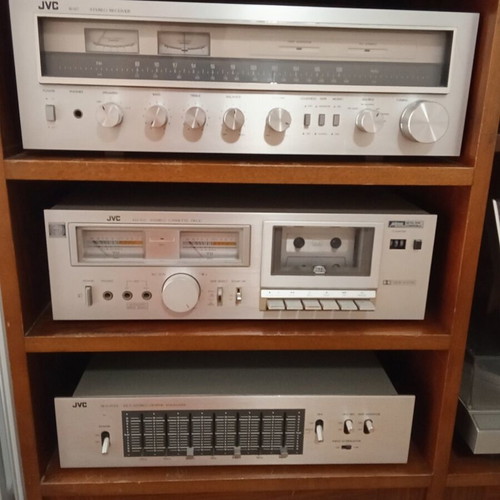 Vintage JVC Hi-Fi Stereo System with Turntable, Cassette Player, Equalizer, 2 Speakers and 5 Vinyl Records
