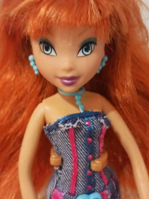 Winx Club Bloom "Denim" collectible doll Mattel like new