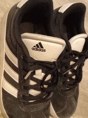 Παπούτσια Adidas αθλητικά μεταχειρισμένα no. 37,5 μαύρα unisex