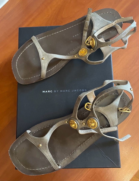 Marc by Marc Jacobs δερμάτινα γκρι σανδάλια