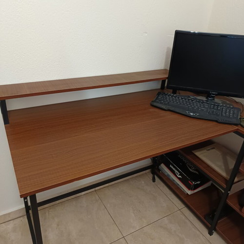 Corner desk like new