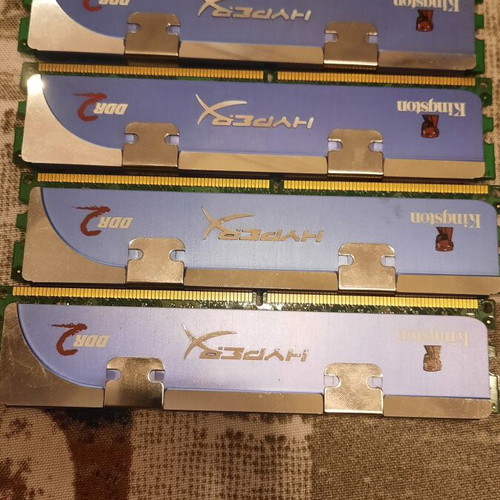 Kingston HyperX 4GB DDR2 1066MHz RAM used, 4x1GB