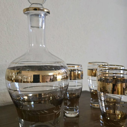 Vintage decanter set with 2 sets of 5 glasses like new