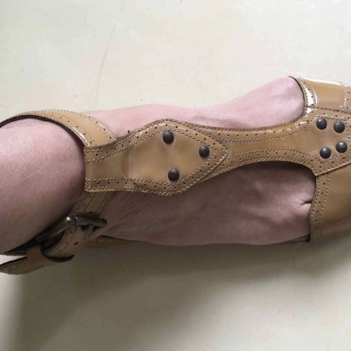 Alaïa leather patent sandals size 40 like new beige