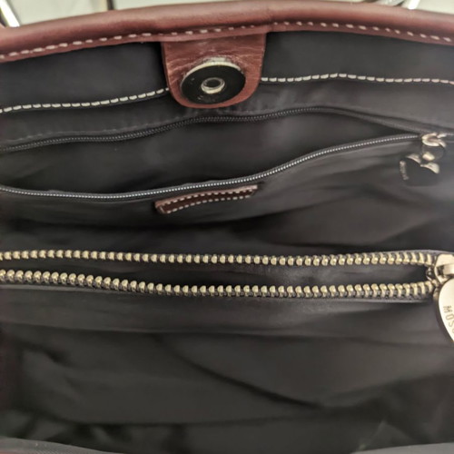 Moschino shoulder bag like new, authentic