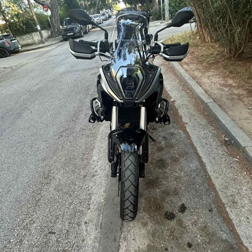 Qj Srt 550 motorcycle like new, 550 cc, manual transmission