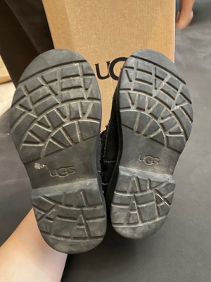 Παιδικά παπούτσια Ugg Australia νούμερο 27,5 μεταχειρισμένα, ιδιαίτερα ζεστά