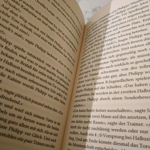 German book like new about football