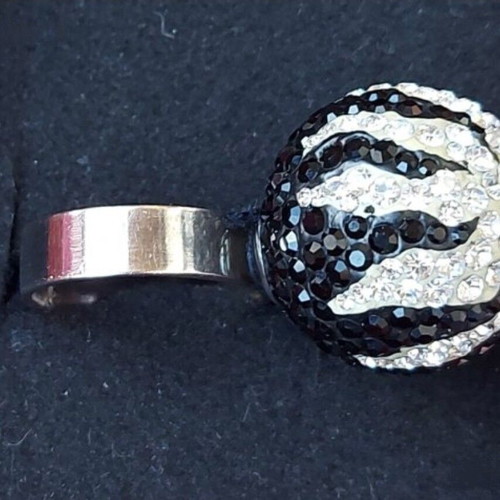 Ασημένιο δαχτυλίδι 925 με κρύσταλλα Swarovski σαν καινούργιο, μαύρο και άσπρο