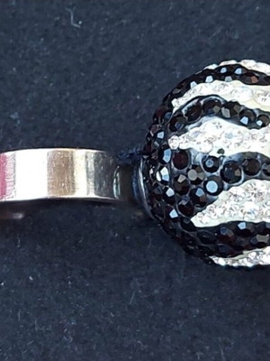 Ασημένιο δαχτυλίδι 925 με κρύσταλλα Swarovski σαν καινούργιο, μαύρο και άσπρο