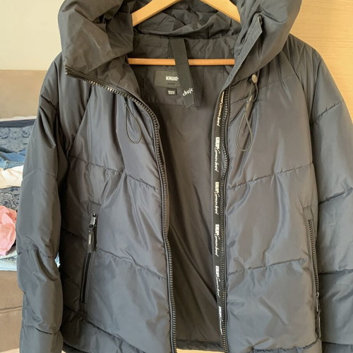 KHUJO jacket small regular like new, black