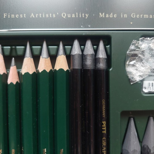Faber-Castell Pitt Graphite Set 19 pieces like new