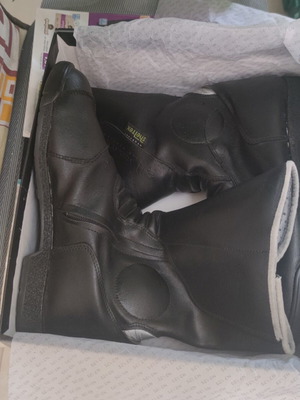 Sheltex leather motorcycle boots like new, waterproof, size 43, black