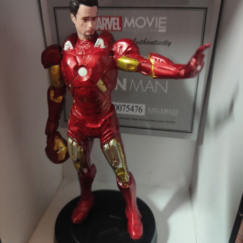 Ironman Marvel collectible figure like new with magazine