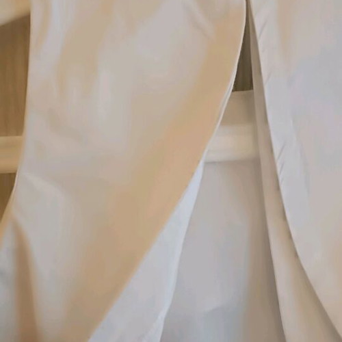 Zara white crop top with back opening like new, cotton fabric