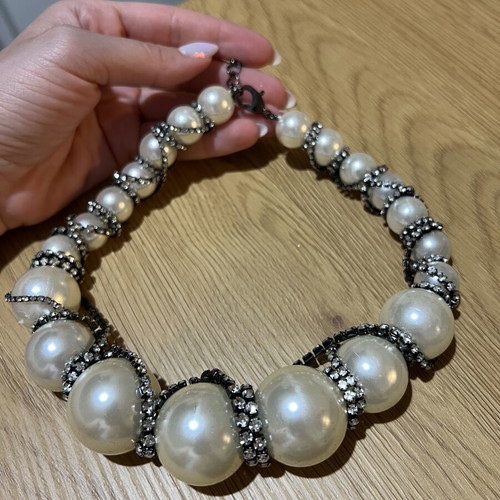 Zara necklace with large pearls and stone chain like new