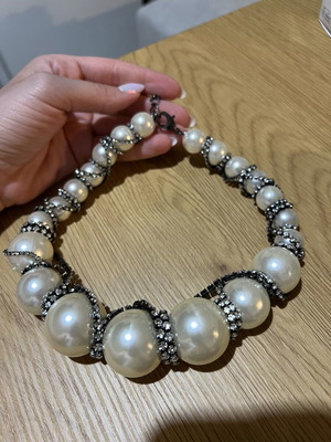Zara necklace with large pearls and stone chain like new