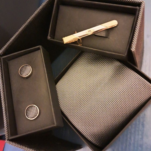 Tie and cufflinks gift set