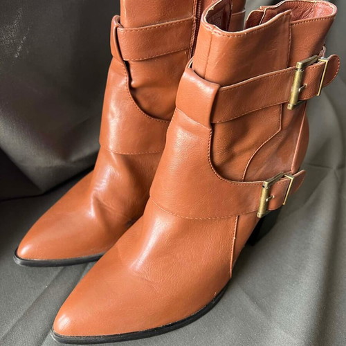 Funky Buddha brown ankle boots like new size 41 with buckles