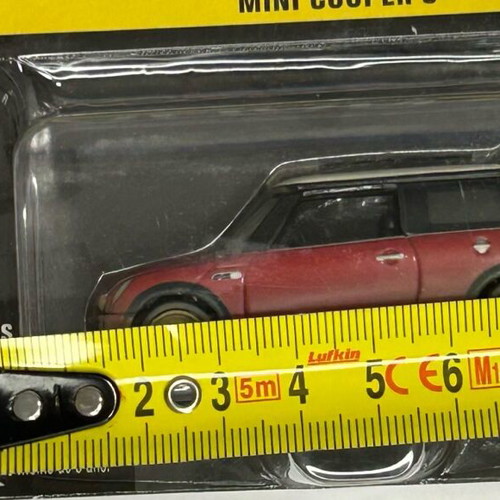Johnny Lightning 2004 The Italian Job Mini Cooper Red new