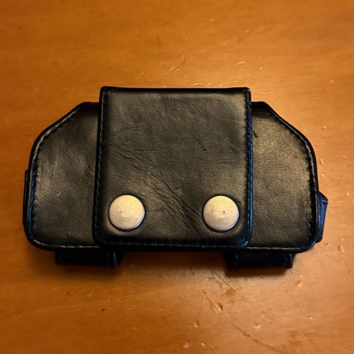 Cellularline leather case with belt clip like new, black
