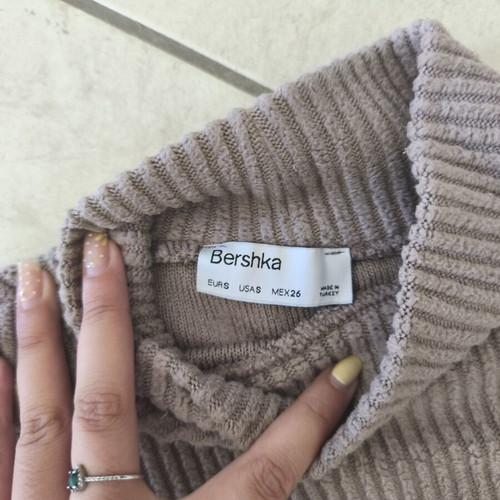Crop turtleneck sweater Bershka used, beige pink, size S