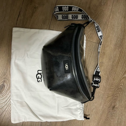 Ugg shoulder bag new, black