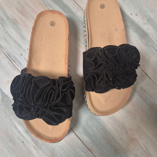 Slippers black with flower design and studs size 39 new