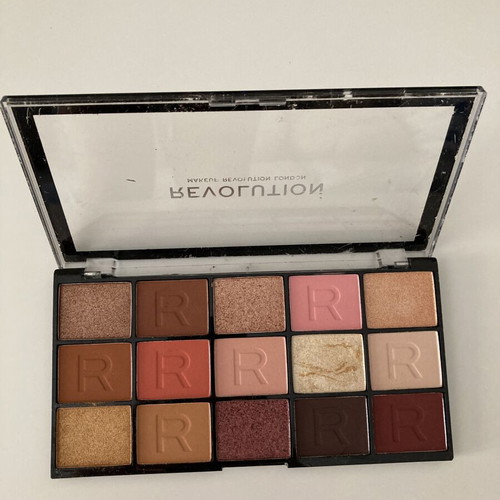 Makeup Revolution eyeshadow palette like new with 15 matte and metallic shades