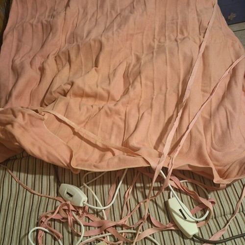 Electric blanket used, 135 x 200 cm, with 2 controllers