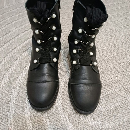 Fratelli Petridi black leather boots used with pearls and laces size 41