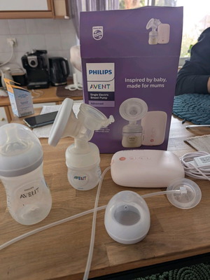 Avent Philips Single Electric Breast Pump like new, portable