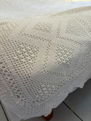 White double handmade blanket new, vintage crochet design