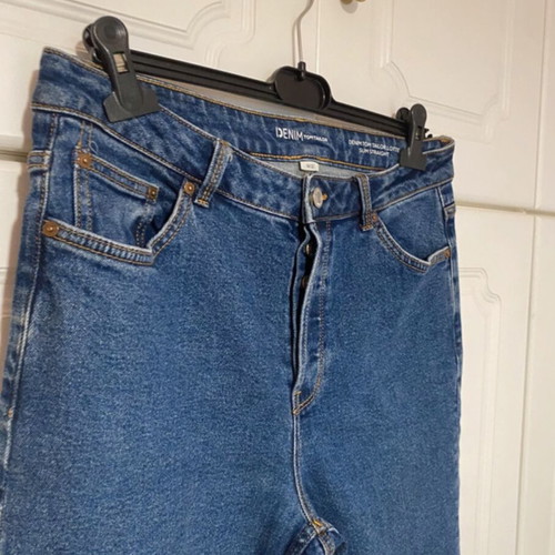 Dark blue jeans W32 like new